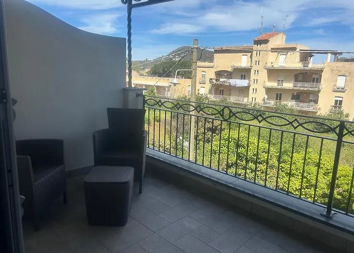 Eolia Nocleg ze śniadaniem 4*