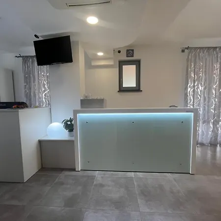 Eolia 4* ליפארי