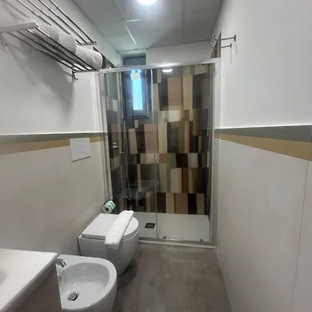 Eolia Nocleg ze śniadaniem 4*