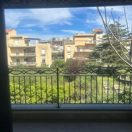 לינה וארוחת בוקר Eolia ליפארי