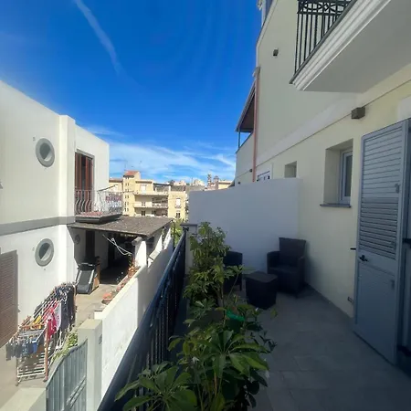 Eolia לינה וארוחת בוקר 4*