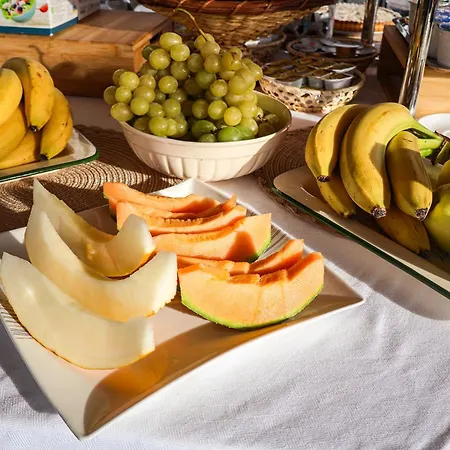 Eolia לינה וארוחת בוקר